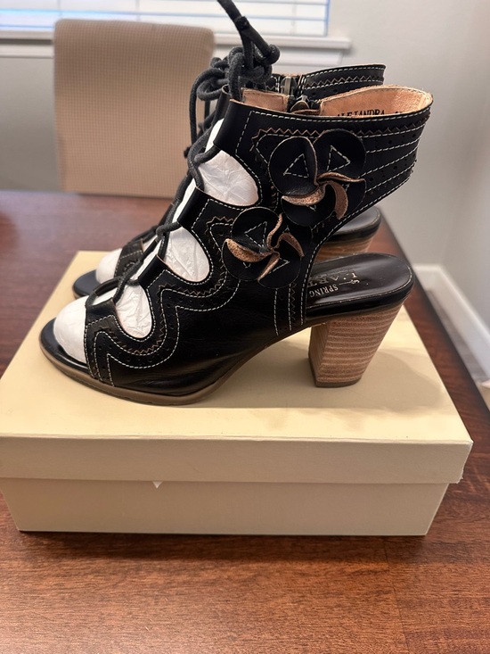 L'ATISTE Shoes - L’artiste Genuine Leather Alejandra Shoes in Box with Dust Bag size 9 / 40